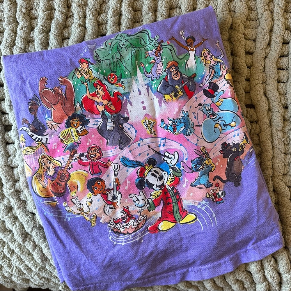 Walt Disney World 100 Years of Magic Spirit Jersey 
NWOT!!!